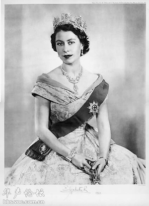 乔治六世去世,伊丽莎白回国伊丽莎白和父亲乔治六世的合影英国王室