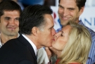 美国共和党总统候选人罗姆尼与妻子安妮 