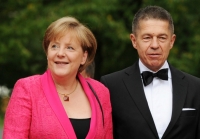 德国总理默克尔与丈夫约阿希姆·绍尔