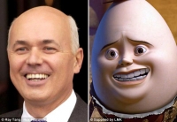“为我投票。”：英国保守党部长伊恩·邓肯·史密斯和《蛋娃》中的蛋娃。