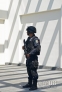 6月17日，警察在墨西哥海滨城市洛斯卡沃斯街头执勤。新华社/路透