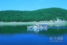 镜泊湖一处风景（7月7日摄）。新华社记者张燕辉摄