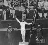 1920年9月12日，安特卫普奥运会开幕式上，首次升起国际奥委会会旗，首次举行运动员宣誓仪式。新华社发