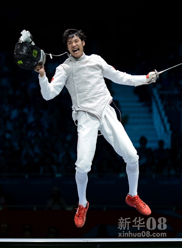 当日,在伦敦奥运会击剑男子花剑个人决赛中,中国选手雷声以15比13击败