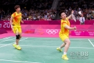 7月31日，于洋(右)/王晓理在比赛中。当日，在伦敦奥运会羽毛球比赛女子双打小组赛中，中国选手于洋/王晓理以0比2不敌韩国选手郑景银/金荷娜。新华社发(唐诗摄)
