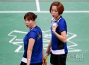 7月31日，韩国选手河贞恩(右)/金旼贞在伦敦奥运会羽毛球比赛女子双打小组赛中以2比1战胜印尼组合波莉/乔哈里。新华社发 (唐诗摄)