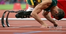 8月5日，皮斯托瑞斯在比赛中。 当日，在2012年伦敦奥运会田径男子400米半决赛中，“刀锋战士”南非选手皮斯托瑞斯以46秒54的成绩位列小组最后一名，无缘决赛。新华社记者廖宇杰摄 