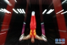 8月6日，陈一冰在男子吊环决赛中。 新华社记者沈伯韩摄