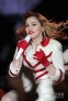 8月7日，美国著名歌星麦当娜在莫斯科“奥林匹克”体育馆举行个人演唱会。这是麦当娜“MDNA”全球巡演的一站。新华社外代图片 北京 2012年8月9日 新华社/俄新