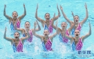 8月10日 ，中国队选手在比赛中。当日，2012伦敦奥运会花样游泳集体比赛结束，中国队以194.010分的成绩获得银牌。新华社记者吴晓凌摄