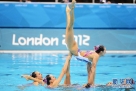 8月10日 ，中国队选手在比赛中。当日，2012伦敦奥运会花样游泳集体比赛结束，中国队以194.010分的成绩获得银牌。新华社记者吴晓凌摄