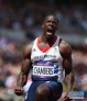 8月4日，钱伯斯冲过终点线。当日，在伦敦奥运会田径男子百米跑预赛中，英国选手钱伯斯以10秒02的成绩获得小组第一，晋级下一轮。新华社记者廖宇杰摄