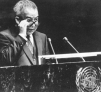 这是1983年10月4日，诺罗敦·西哈努克在联合国大会发言的资料照片。新华社发
