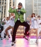 上传98天，点击量超5亿次，位居Youtube历史点击量第三名。这是韩国歌手PSY（朴载相）的歌曲《江南Style》所创造的纪录。（9月14日，PSY在美国纽约参加NBC（全国广播公司）的“今天”秀表演。新华社/美联）