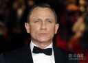 10月23日，“007”新片《天幕坠落》全球首映式在英国伦敦的皇家阿尔伯特音乐厅举行。图为影片主演丹尼尔·克雷格出席。新华社/EPA欧新