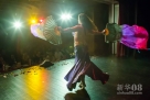10月28日，在匈牙利首都布达佩斯，一名选手在2012年匈牙利肚皮舞小姐比赛中跳舞。新华社发（弗尔季·奥蒂洛摄）  