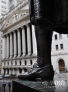 这是10月30日拍摄的美国纽约证券交易所外景。新华社记者申宏摄  