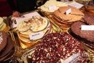 这是10月31日在法国巴黎巧克力沙龙上拍摄的各种巧克力。新华社记者高静摄  