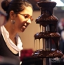  这是10月31日在法国巴黎巧克力沙龙上拍摄的巧克力“喷泉”。新华社记者高静摄  
