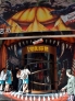 10月31日，几名学生在香港铜锣湾商业区一家商场装饰的“鬼屋”前驻足。新华社记者 李鹏摄 
