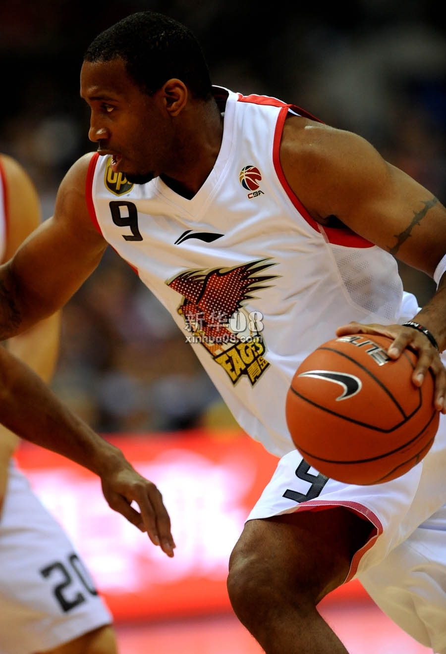 麦迪疯狂表演狂砍34分青岛再胜明星联队高清组图