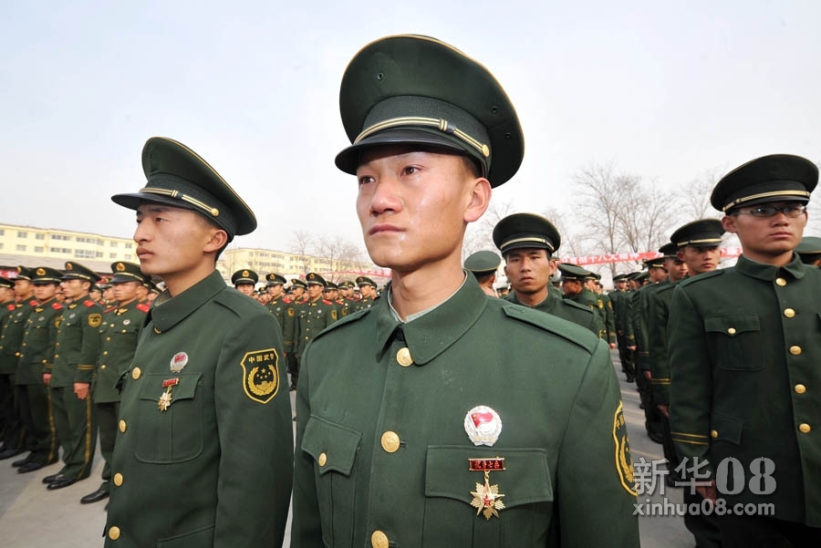 当日,武警宁夏总队直属支队举行退伍老兵告别警营活动,即将退伍的282