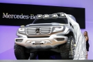 这是11月28日在美国洛杉矶会展中心拍摄的一辆梅赛德斯－奔驰公司的概念车。新华社/美联