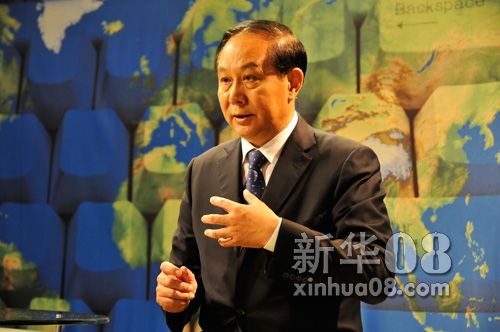 3月21日，中国中小企业协会常务副会长张竞强做客新华社新华08网（中国金融信息网）视频访谈间，图为访