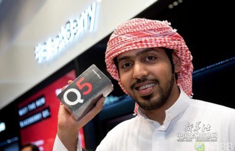 迪拜全球首发黑莓Q5