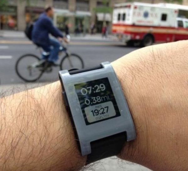 Pebble Watch 电子智能手表