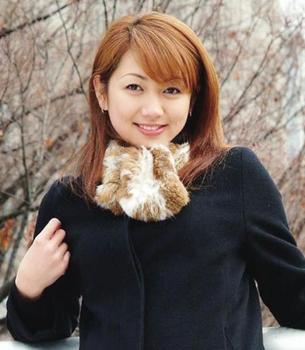 当年仅25岁的杨惠妍以1300亿的身家,荣登今年胡润百富榜和福布斯富豪