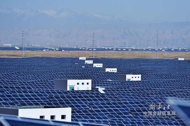 青海龙羊峡水光互补光伏电站进入并网试运行