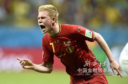 7月1日，比利时队球员凯·德布鲁因庆祝进球。