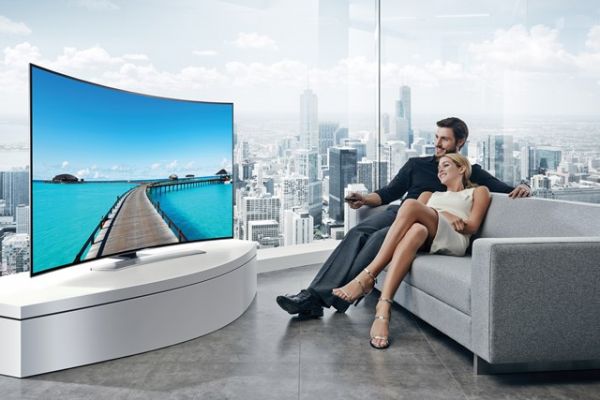 curved UHD TV