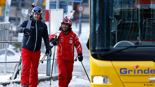 瑞士《新苏黎世报》关注中国反腐运动对瑞士圣诞节前奢侈品销售市场的影响。