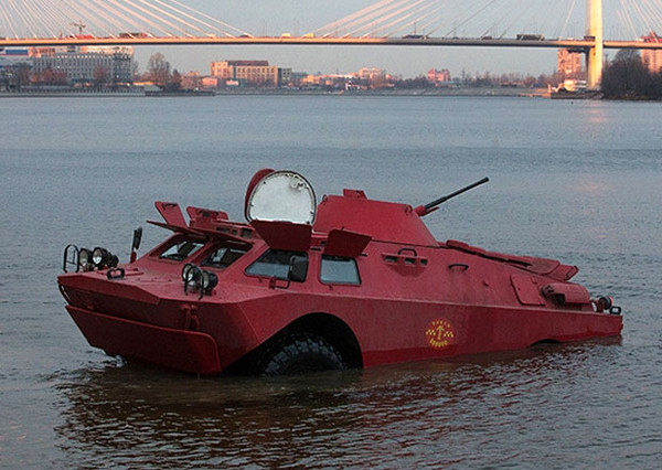俄装甲车