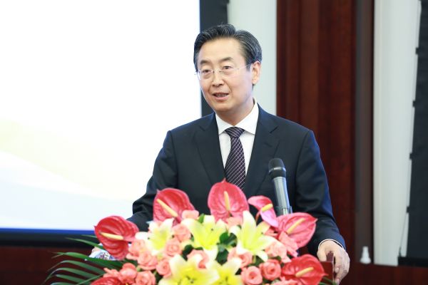 中国银行监事长王希全致辞。
