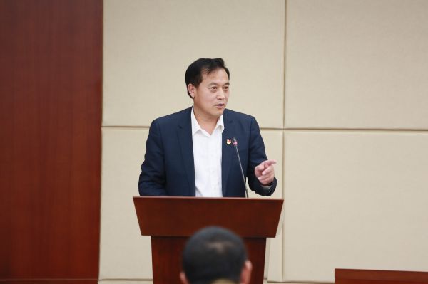 上海分行党委书记、行长胡新智总结发言