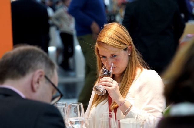 露西·肖（Lucy Shaw）