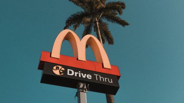 麦当劳收购AI企业，除了卖汉堡套餐还能做什么？
