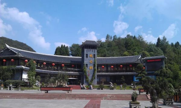 世界读书日,“益”起给山区孩子捐本书2