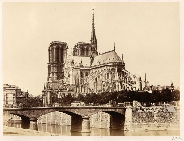 19世纪60年代的巴黎圣母院（资料图片）jpg