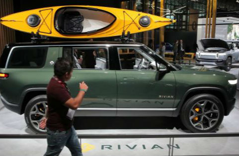2019年纽约国际车展上展出的里维安公司一款全电动SUV。（美国《华尔街日报》网站）