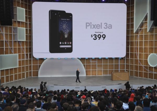 谷歌硬件部门负责人奥斯特洛7日宣布推出新款平价手机（盖帝图像）