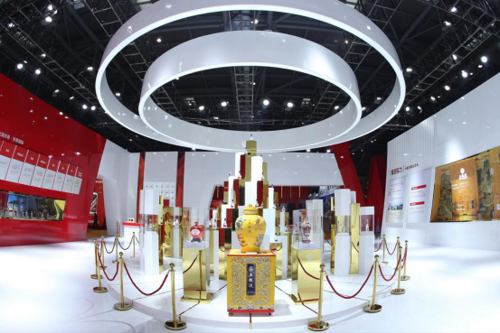 图为西洽会五粮液展厅现场