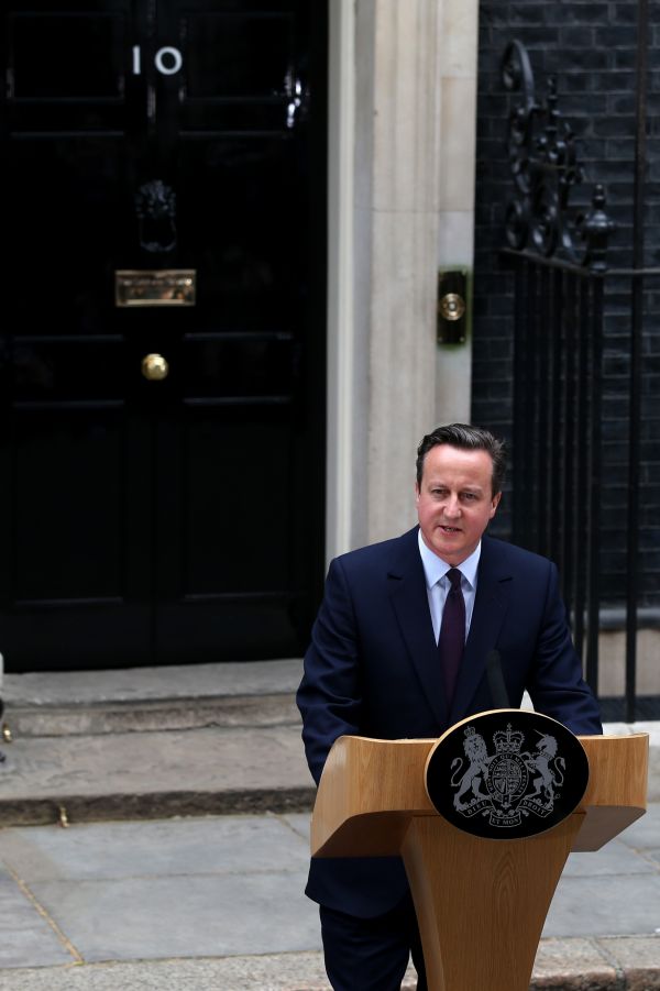 当地时间2015年5月8日，在英国伦敦，英国时任首相、保守党领袖卡梅伦在唐宁街10号首相府发表演说。（新华社）