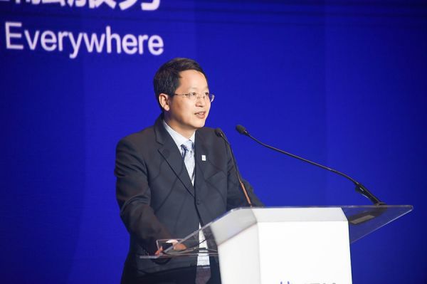 中国建设银行党委委员、副行长张立林在论坛中发言