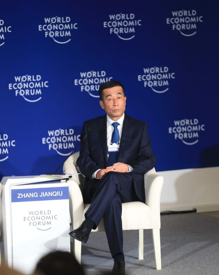 伊利执行总裁张剑秋参加“推进绿色‘一带一路’倡议”小组讨论