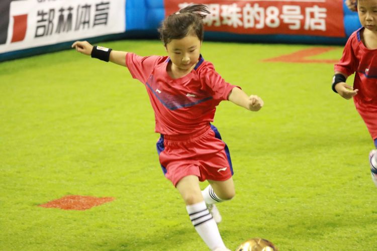 图为格力·“幼超杯”全国幼儿足球嘉年华活动精彩瞬间