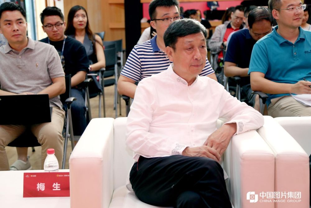 世界遗产影像学专家、中国摄影家协会理事梅生在活动现场。